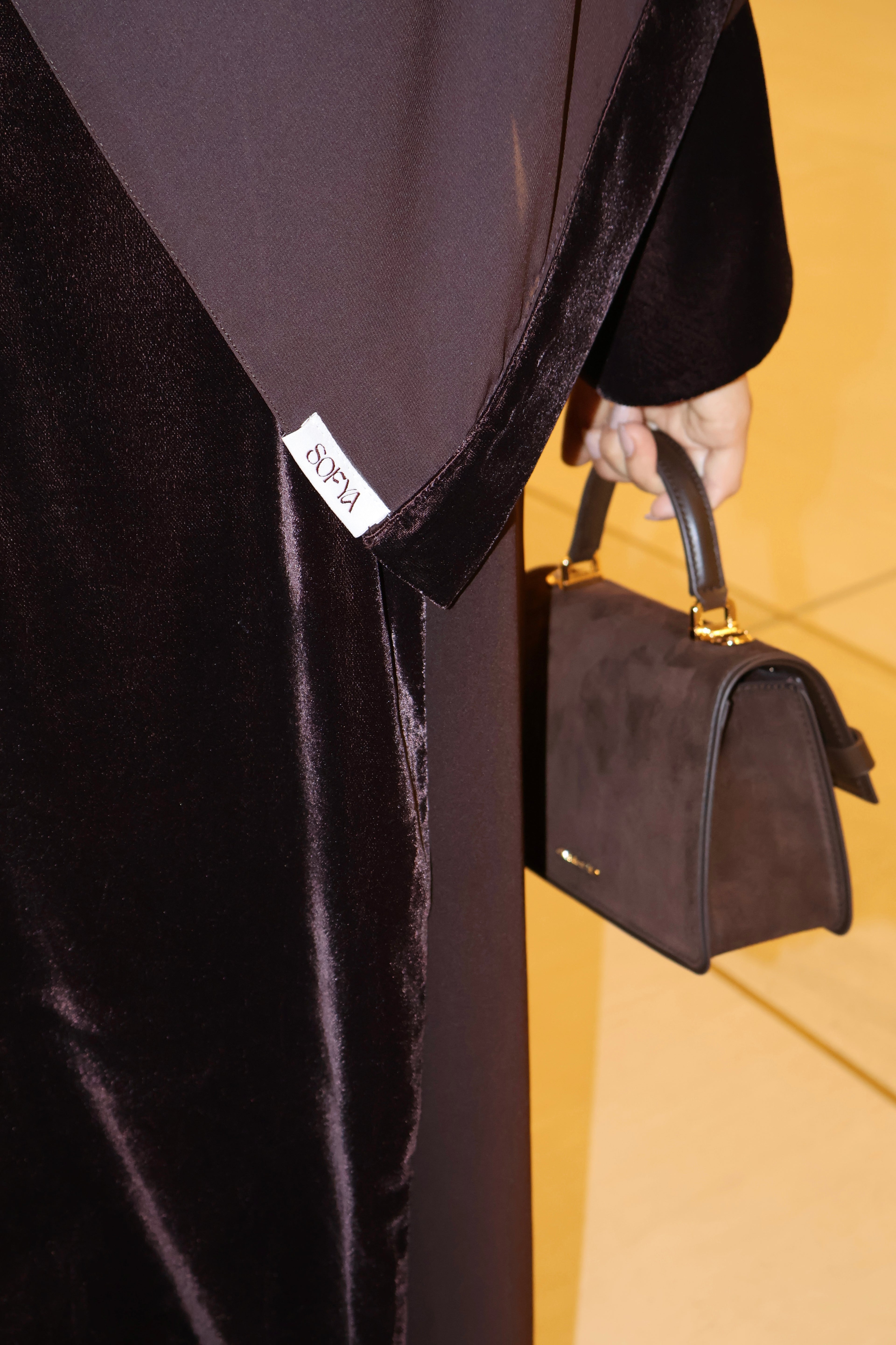 Qahwa Velvet Abaya