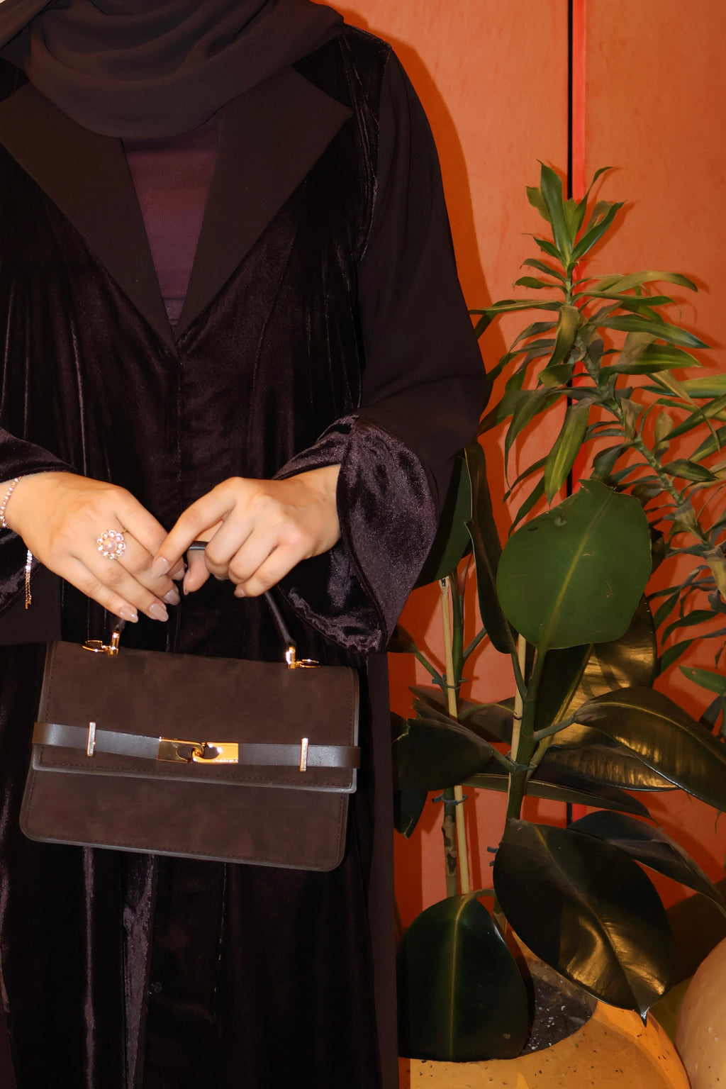 Qahwa Velvet Abaya