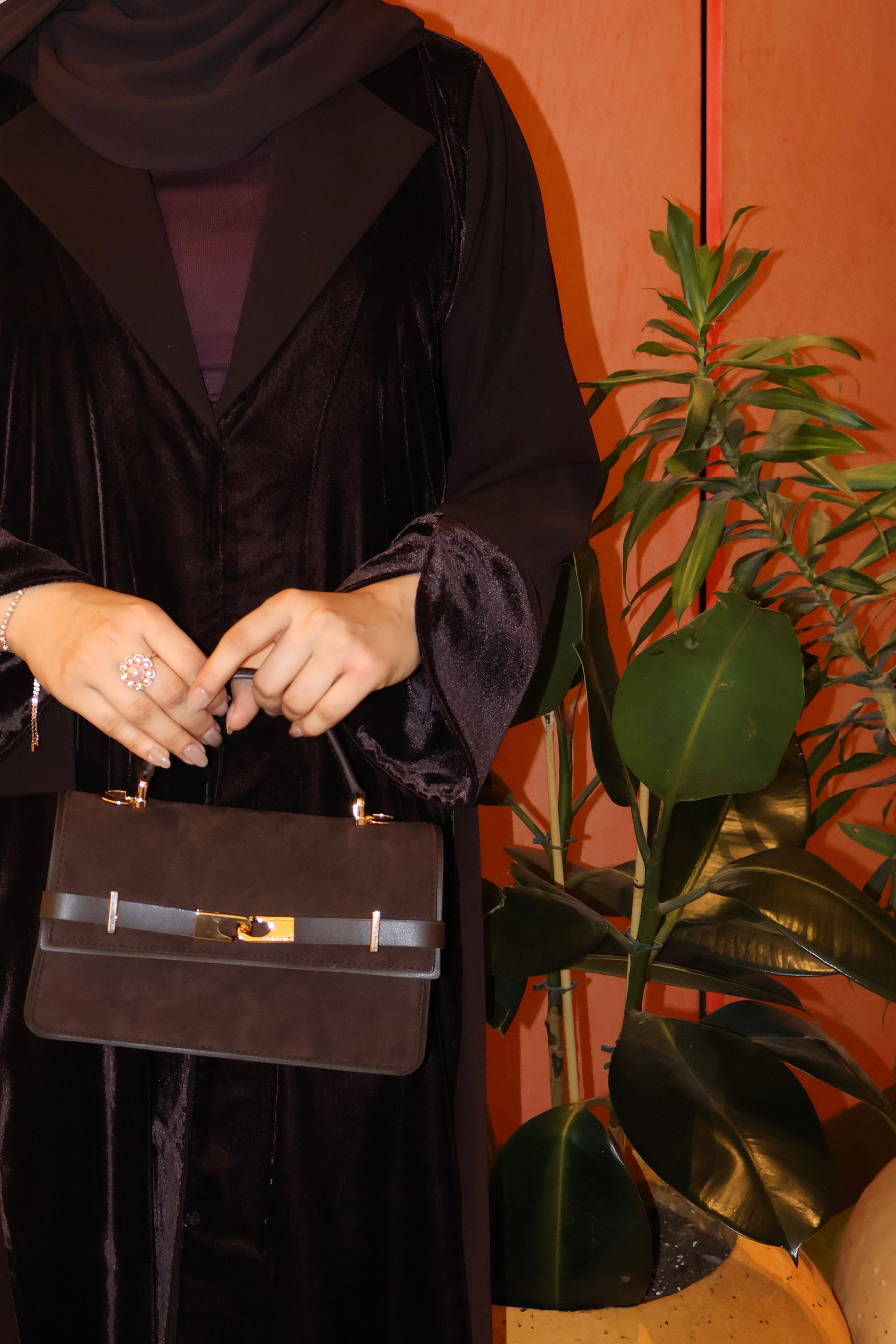 Qahwa Velvet Abaya