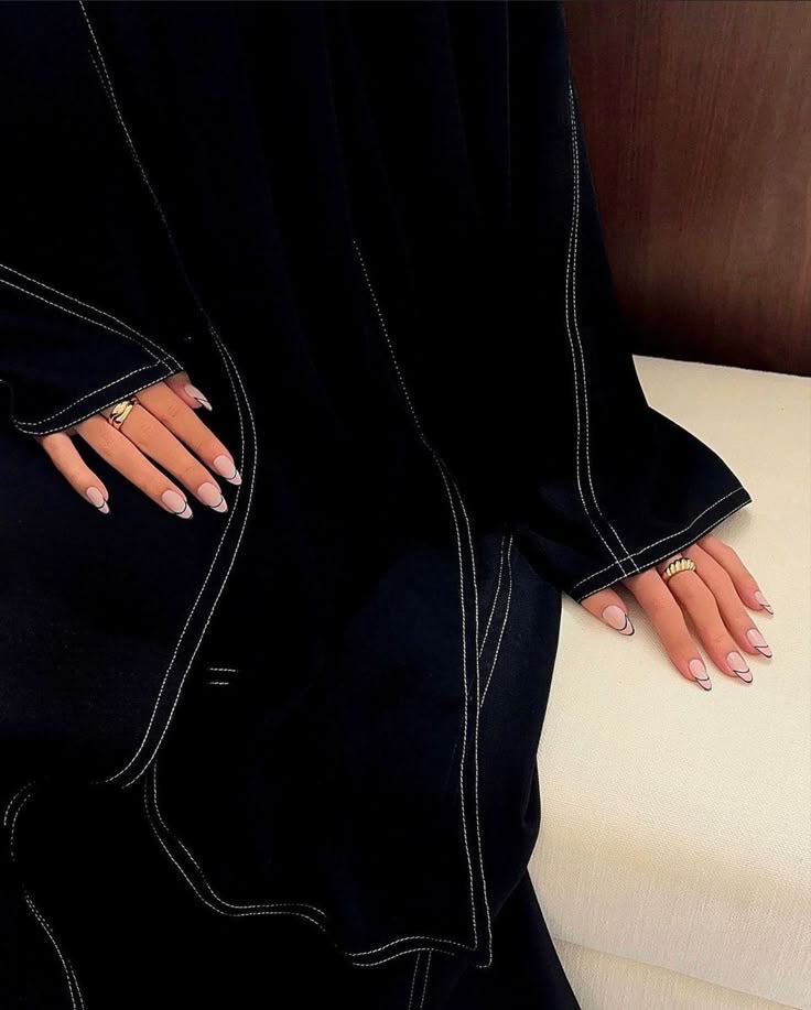 Outline Abaya